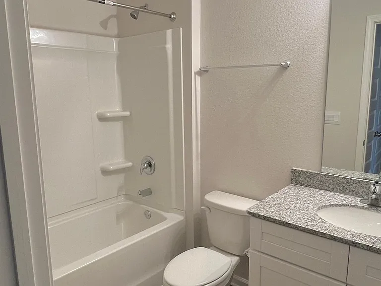 1736 Jakes Dr — Photo 9