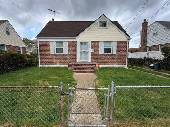 831 James Place, Uniondale, NY 11553