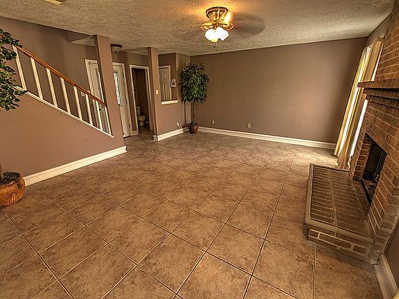 2nd image of 16822 Shrub Oak Dr