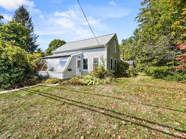 32 West St, Paxton, MA 01612