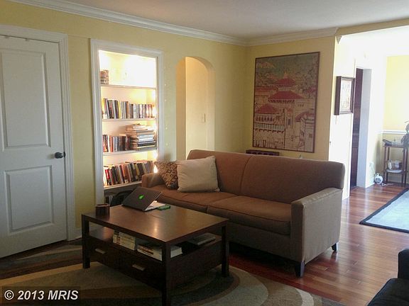 2nd image of 820 S Washington St APT B325