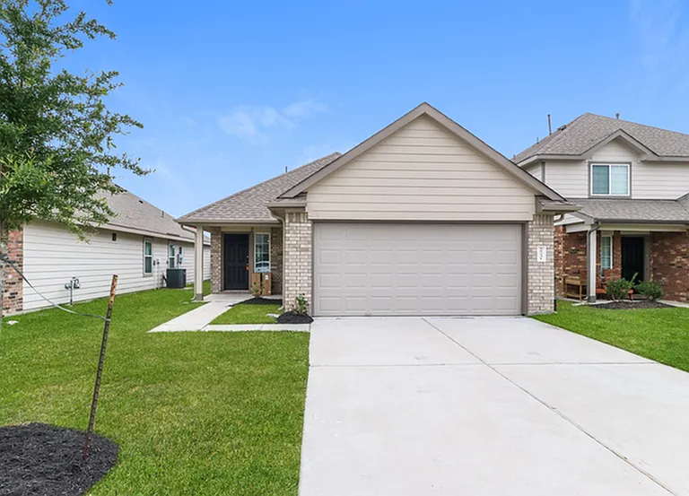 25231 Sanitas Valley Dr — Photo 1