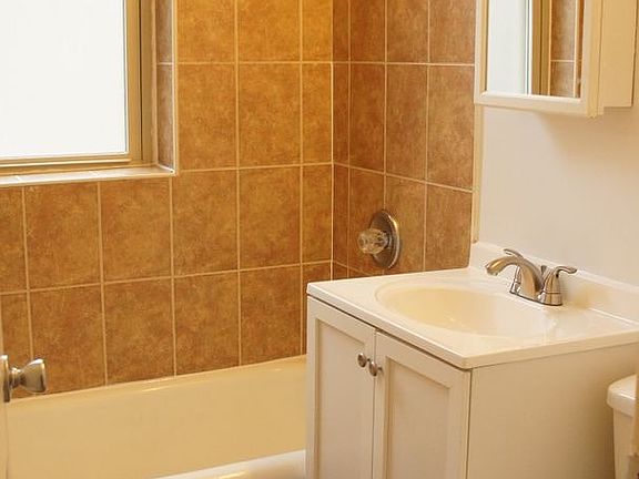3rd image of 2737-39 N Spaulding Ave #209