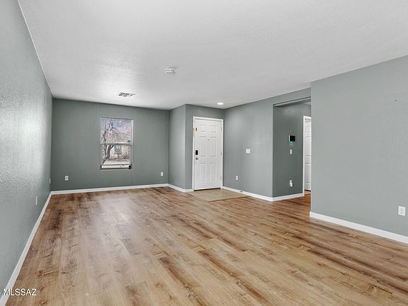 2nd image of 51 W Calle Priscal
