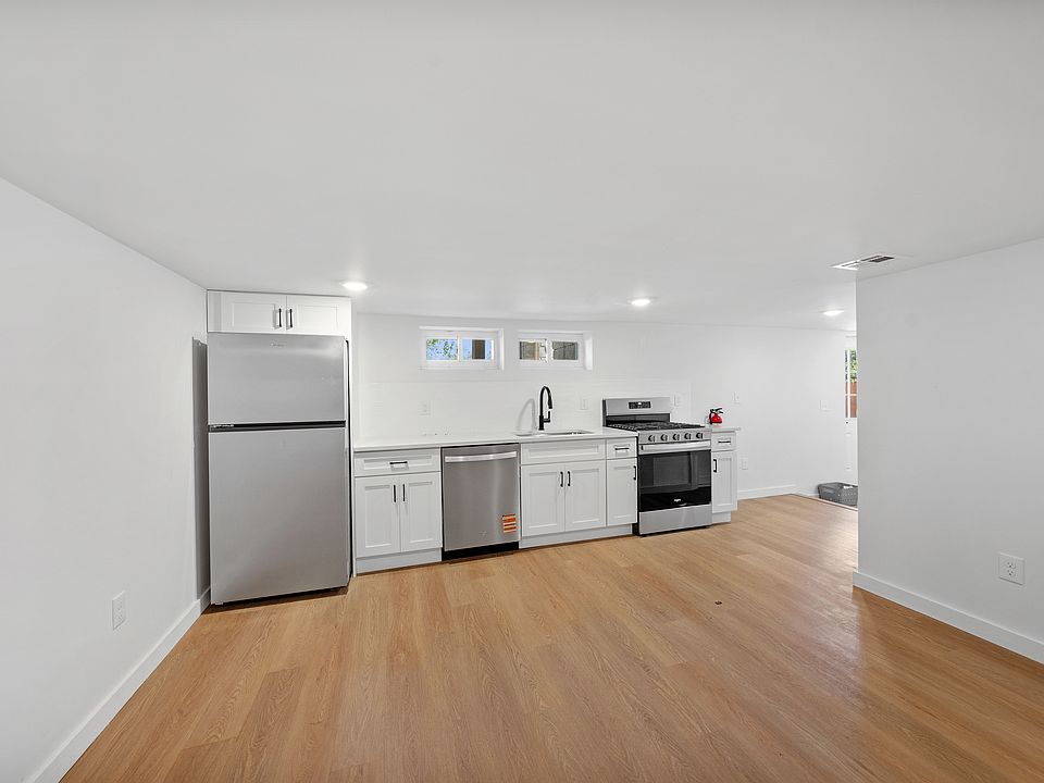 1st image of 3 Meadow Rd APT 1