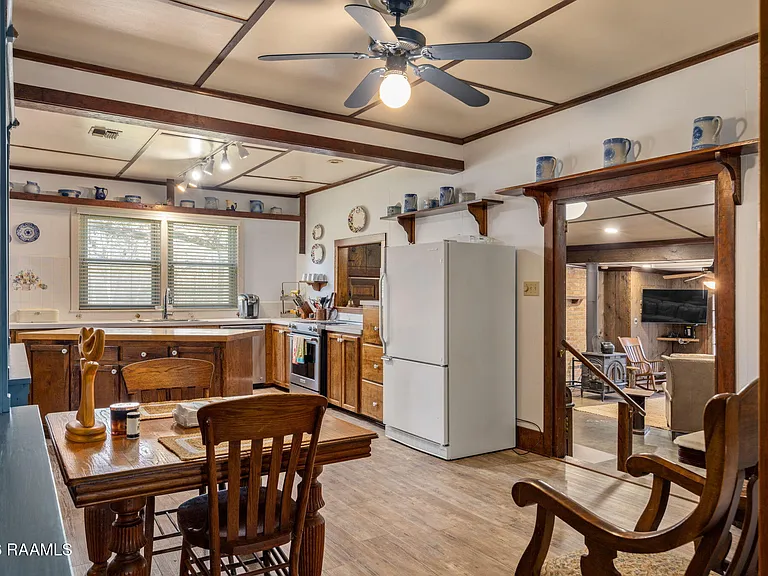411 Wiggins Rd — Photo 11