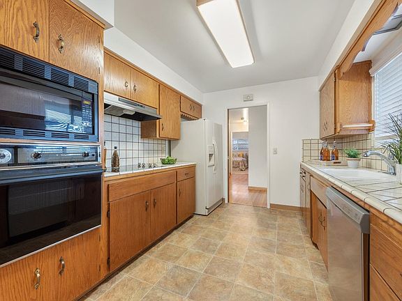 5th image of 2092 Cirone Way
