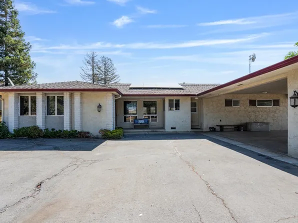 301 Carpenter Dr, Hollister, CA 95023