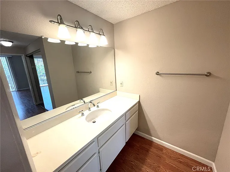 2563 Plaza Del Amo — Photo 15