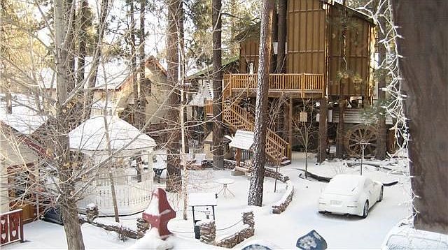 1st image of 547 Main St