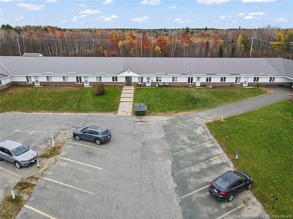 4th image of 50 Boucher St
