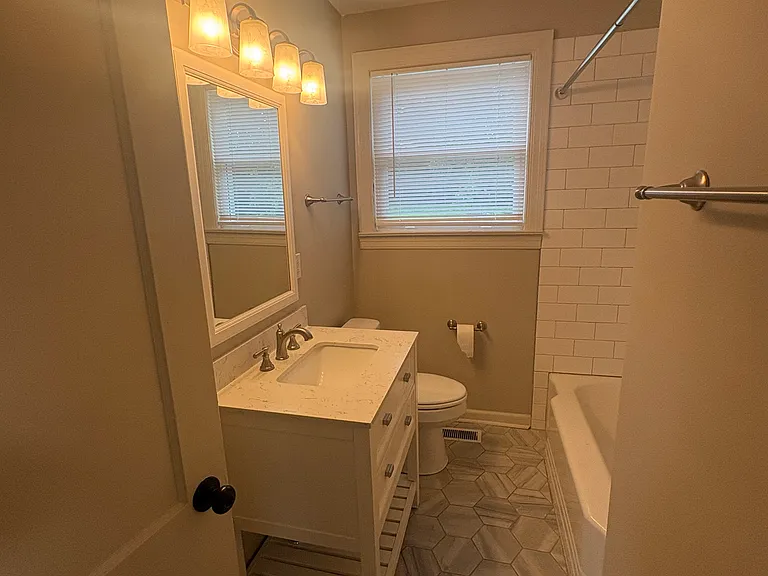 2411 Milton Dr — Photo 12