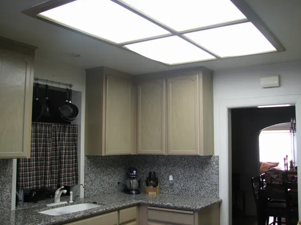3355 E Huntington Blvd, Fresno, CA 93702