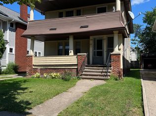 2025 Lewis Dr, Lakewood, OH 44107