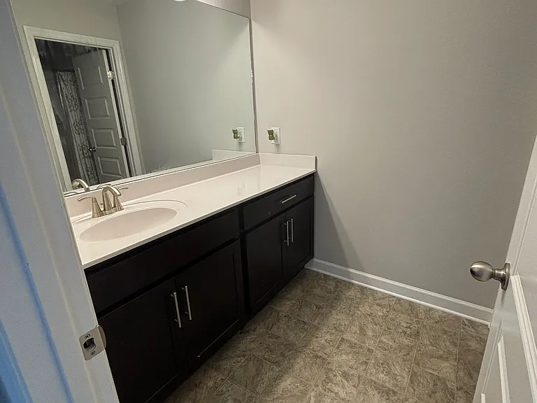 326 Banbury Dr — Photo 21