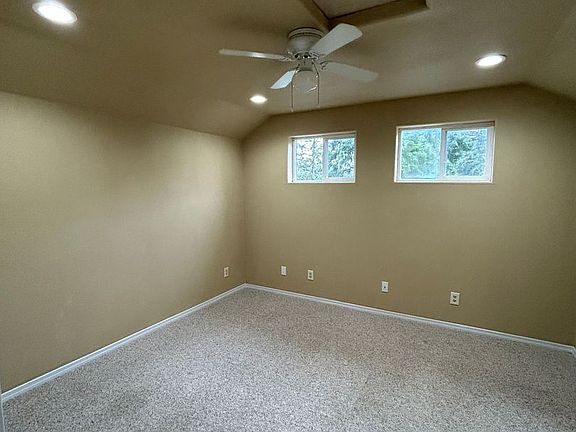 5th image of 498 Kroll Rd #B