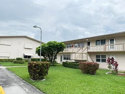 1 bed, 1.5 bath, 684 sqft, $1,325 — Photo 3