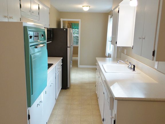 Kitchen w/Nook