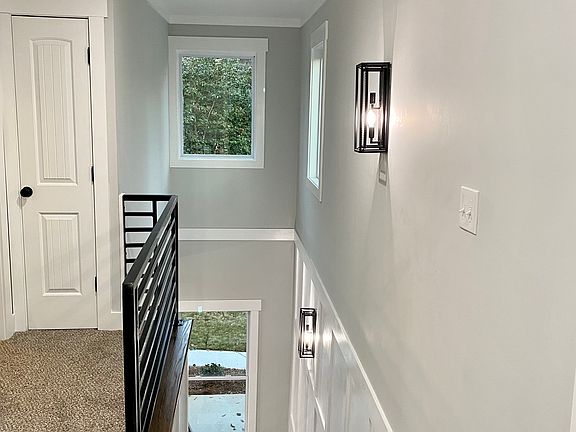 2nd image of 834 Tanner Dr