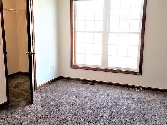 5th image of 3919-3943 Long Dr #3927