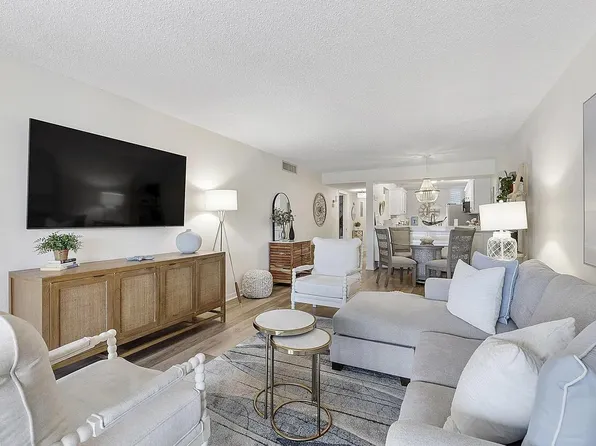 5722 Coral Lake Drive #210, Margate, FL 33063