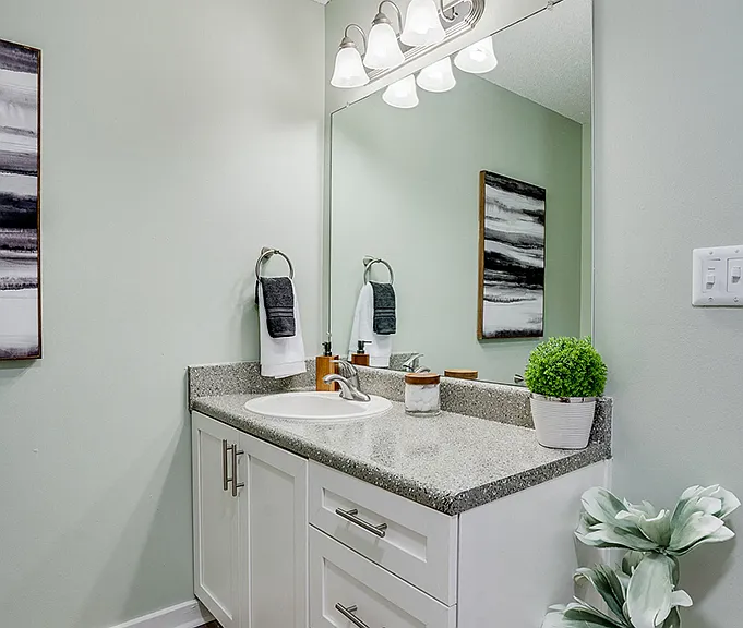 Oak Hollow Apartments — Photo 17