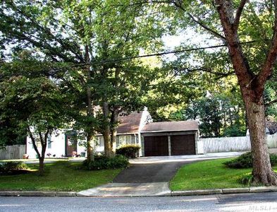 12 Cottonwood Ave, Port Jefferson Station, NY, 11776