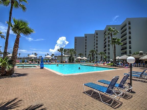 4th image of 406 Padre Blvd