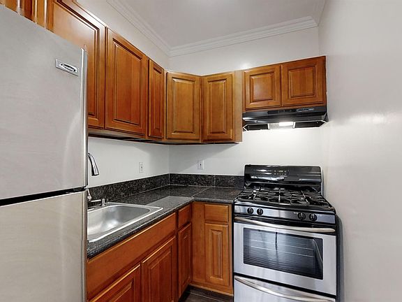 3rd image of 5522 Sierra Vista Ave APT 12