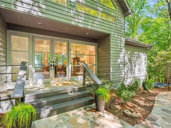 228 S Sanderlin Mountain Dr, Jasper, GA 30143