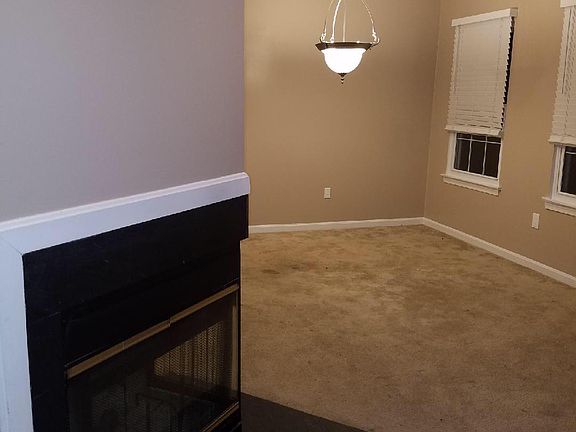 4th image of 4111 Hunters Hill Cir #4111