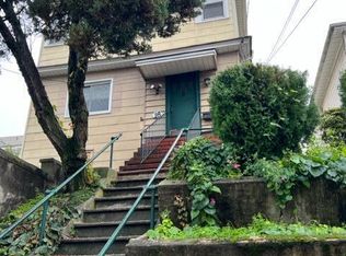 16 Rosewood Pl, Staten Island, NY 10304