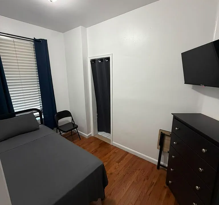 547-549 W 160th St