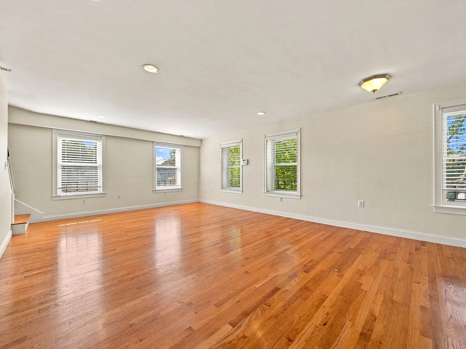 2 bed, 1345 sqft, $2,950 — Photo 4