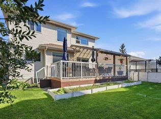 209 SW Schubert Pl NW, Calgary, AB T3L1W6