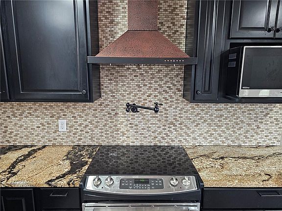 5th image of 4215 E 320th Rd