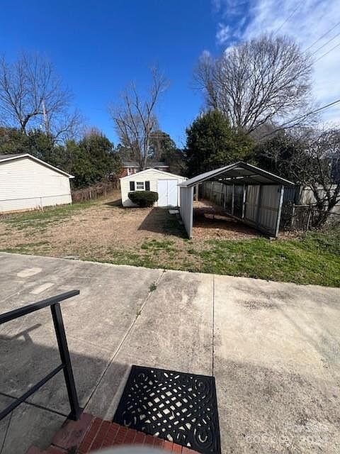 2nd image of 1511 Collier Ct