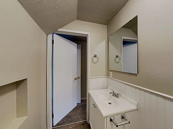 4th image of 4314 Pike St SE