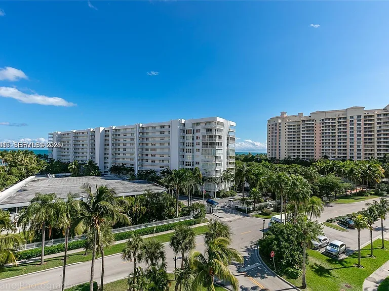 590 Ocean Dr #7C — Photo 26