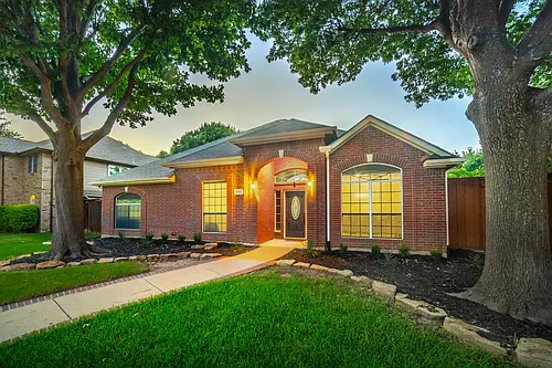 8412 Pioneer Dr Photo 1