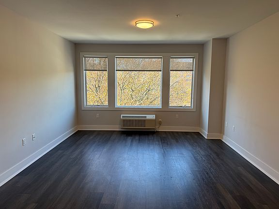 4th image of 2301 Lemoine Ave Unit 403