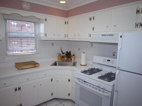 2nd image of 135 S Highland Ave APT 4A3