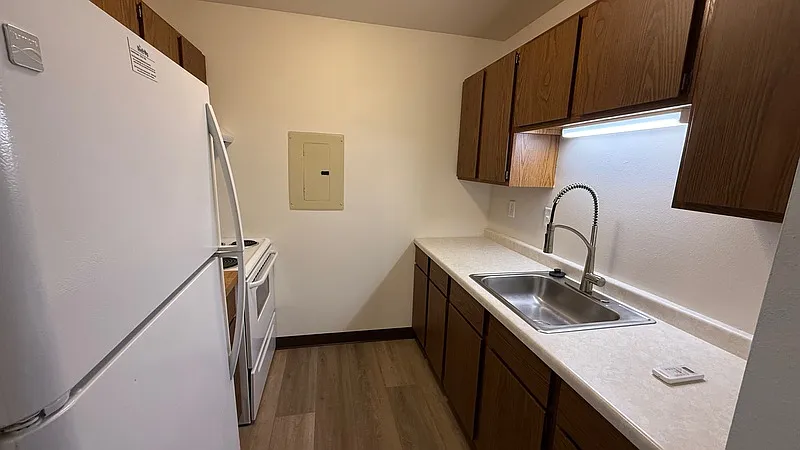 1 bed, 1.0 bath, $699 — Photo 2