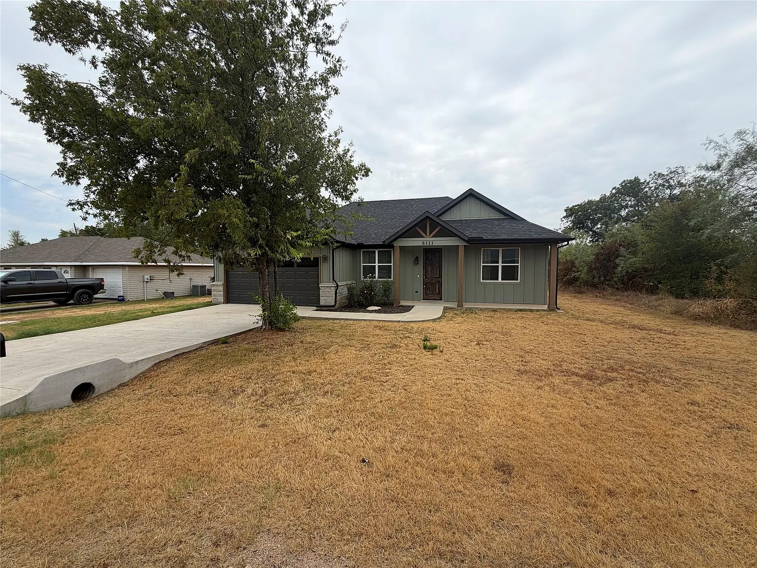 3 bed, 1587 sqft, $2,225 — Photo 2