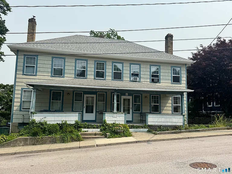 18 Spicer Ave — Photo 2