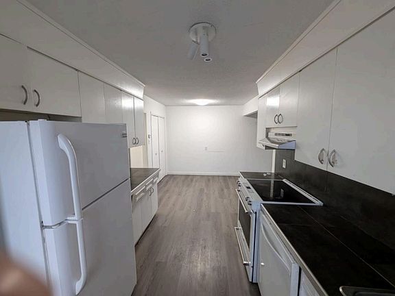 5th image of 2 Kayhans Dr