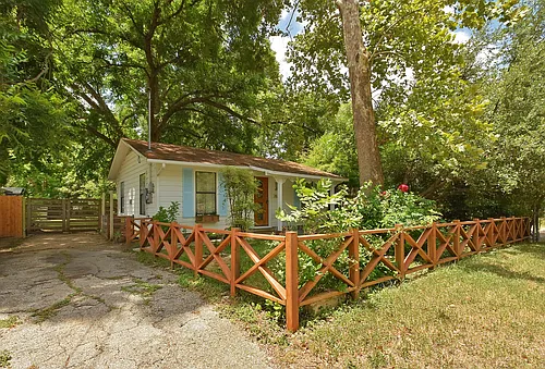 2823 Garwood St Photo 1