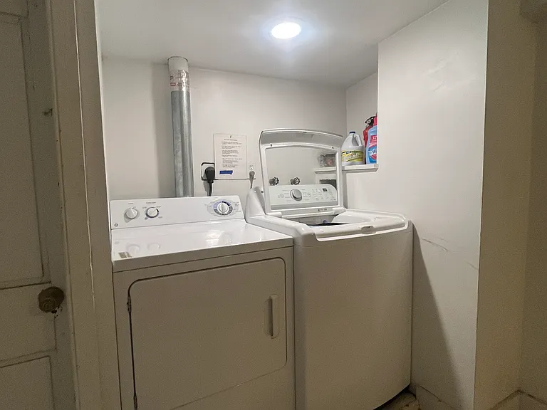 23 E Eager St #3FR — Photo 11