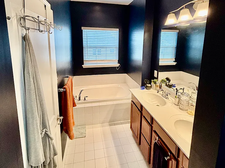 7673 Timbercross Ln — Photo 16