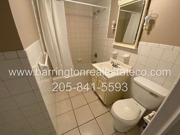 4th image of 1109 Oakwood St